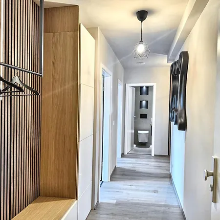 Moderne 3 In Zentraler Lage Mit Wlan, Netflix Und Parkplatz Apartment *